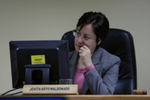 Tribunal condena a trío que robó casi $190 mil a un conductor de Uber