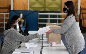 Hoy se define si elecciones se aplazan hasta mayo