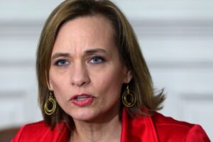 Senadora Goic critica al Gobierno y se abre a apoyar un tercer retiro del 10%