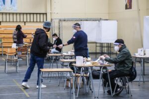Comité de expertos recomienda aplazar elecciones y genera reacciones en un Magallanes desconfinado