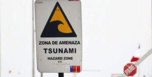 Onemi declara alerta roja por eventual tsunami en comunas del borde costero