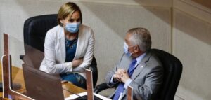 Senadora propone 1 millón de pesos por cada niño al nacer