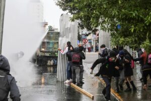 Tras un año, Fiscalía formalizó a dos miembros de “primera línea”