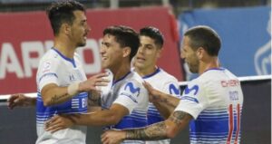 A dejar los puntos en San Carlos: Católica recibe a Argentinos por vital duelo de Copa Libertadores