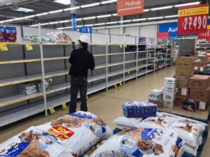 Supermercados aseguran tener otras  vías de transporte para el abastecimiento de productos