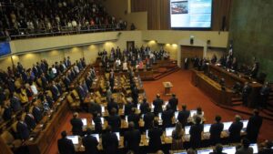 Parlamentarios aplazan votación del tercer retiro del 10% para la próxima semana
