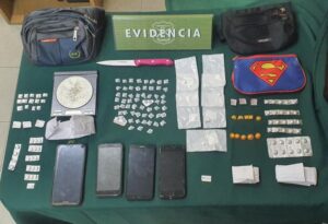 Detienen a dos personas con más de 130 remedios sin receta