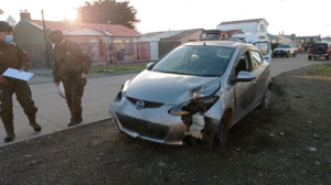 Roban automóvil y lo abandonan dañado y sin especies