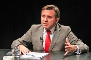 Radonich repudió decisión del Gobierno de prohibir vender producto no esenciales