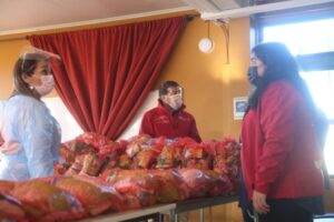 Canastas de alimentación: Junaeb llega a más de 38 mil entregas y supera su registro del año pasado