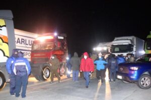 Camioneros tendrán reunión hoy con embajadores de Chile y Argentina