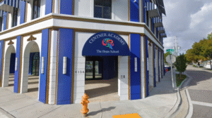 Colegio privado en Miami no contratará a profesores vacunados y exigió a personal no inmunizarse