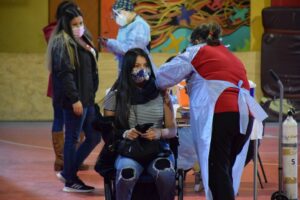 Con 82 dosis se dio inicio a la vacunación masiva en Williams