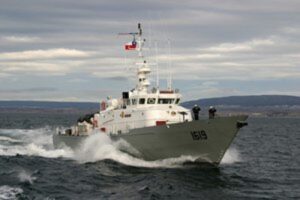Lancha a motor se hundió en aguas del Estrecho de Magallanes con dos tripulantes