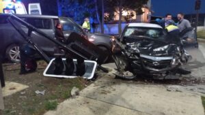 Dos atrapados en violento accidente en Zenteno con Fagnano
