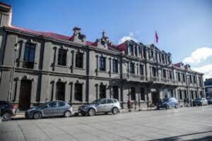 Corte falla a favor de mujer que busca refugio en Magallanes