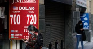 Fuerte alza del dólar tras resultados de la elección de constituyentes