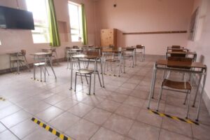 Punta Arenas, Natales y Porvenir suspenden clases presenciales este jueves