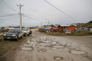 Vecinos del pasaje Monte Tarn alegan incumplimientos sobre arreglo de calles