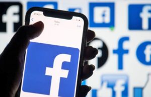 Mujer se querella contra expololo que creó perfil falso para publicar fotos comprometedoras