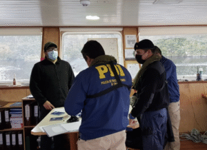 Armada y PDI realizan intensas fiscalizaciones en centros de cultivo