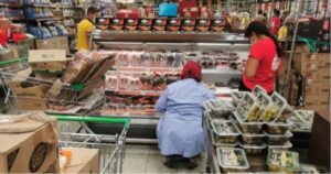IPC varió 0,4% en abril: subieron alimentos, leña y celulares, bajaron el vestuario y el transporte