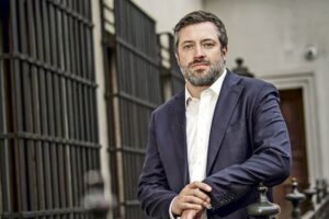 “Ser parlamentario en Chile se transformó en una llave de entrada para familias enteras que viven de la política”