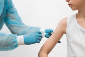 Alertan sobre baja en tasa de vacunación preventiva de otras enfermedades