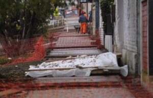 Vecinos de San Miguel reclaman por paro de obras en las aceras
