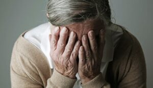 Aprueban nueva terapia para tratar el Alzheimer en Estados Unidos