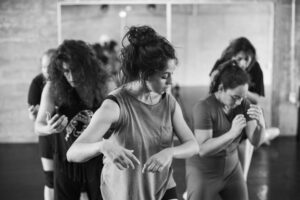 Compañía de Teatro Hermanos Ibarra Roa convoca a taller de danza virtual