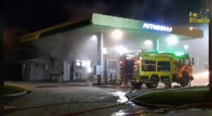 Incendio afecta oficinas de Estación de Servicio Petrobras en Natales