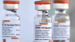 Chile cuenta con tres de las seis vacunas contra el coronavirus autorizadas por la Organización Mundial de la Salud