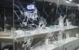 Dueña de joyerías que sufrieron millonario robo se querella contra los responsables