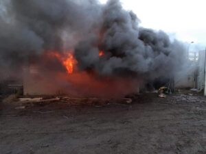 Incendio destruyó galpón en patio de la Umag