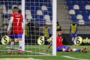Nuevamente un error de Maripán le costó el partido a la Selección Chilena