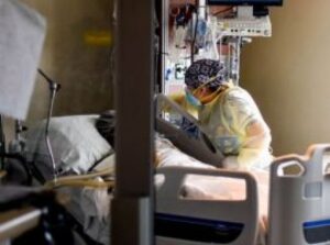 Más de la mitad de pacientes UCI no han iniciado proceso de vacuna