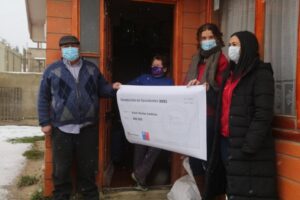 Familias recibieron cheque de Chile Propietario