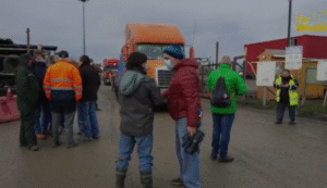 Camioneros bloquearon muelle de la EPA en Natales
