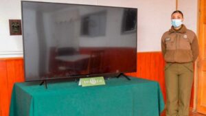 Condenan a mujer que robó televisor de 65 pulgadas