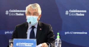 Ministro Paris llega hoy a la región para anunciar cambios al Plan Paso a Paso