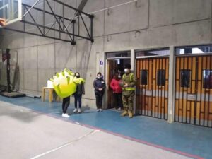 Personal del Ejército entrega apoyo a proceso de vacunación en Porvenir