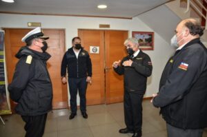 Armada visitó cuartel de la Sexta Compañía de Bomberos