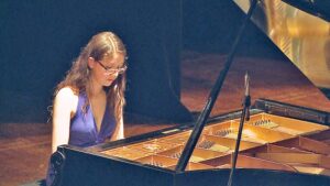 Pilar Delgado: la magallánica que en septiembre viajará a cumplir su sueño de estudiar piano en Polonia