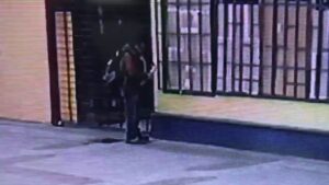 Comienza juicio contra acusado de incendiar zapatería