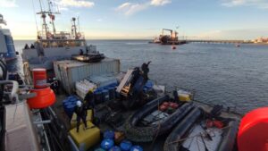 Armada continúa efectuando labores de mantenimiento a señalización marítima