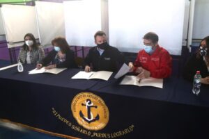 Seremi de Educación y Cormupa firman convenio para mejoramiento de Escuela Arturo Prat