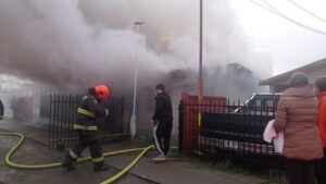 Incendio destruye vivienda en sector Miraflores alto