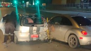 Detienen a conductora ebria que atropelló a militar tras evadir fiscalización