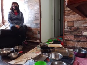 Luego de 20 años de espera, familia vio su nuevo departamento lleno de filtraciones